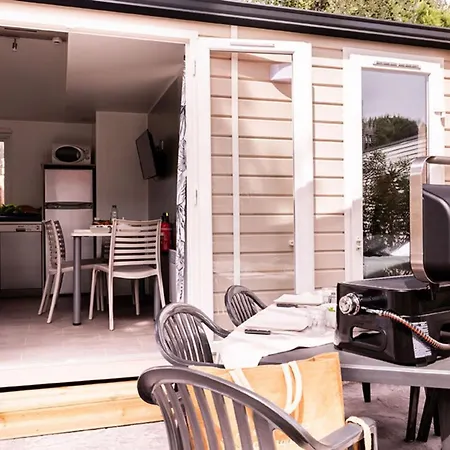 Kemp Mobil Confortable Avec Terrasse Pour 6 Personnes - Api-1-52-827 Agde